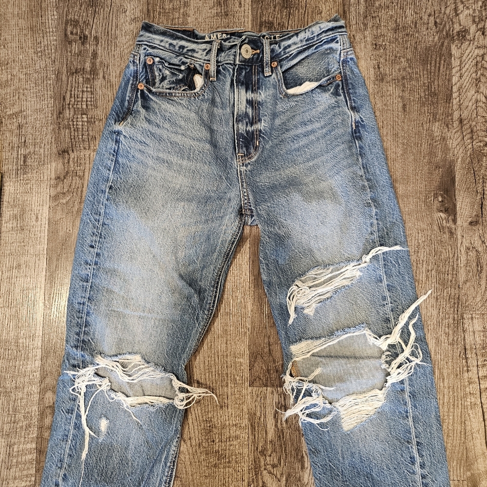 AMERICAN EAGLE 90S BOYFRIEND JEANS